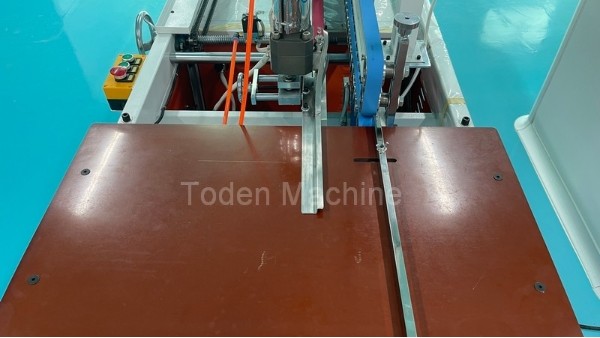 Semi automatic PUR glue Pasting PET boxes Machine AP-12