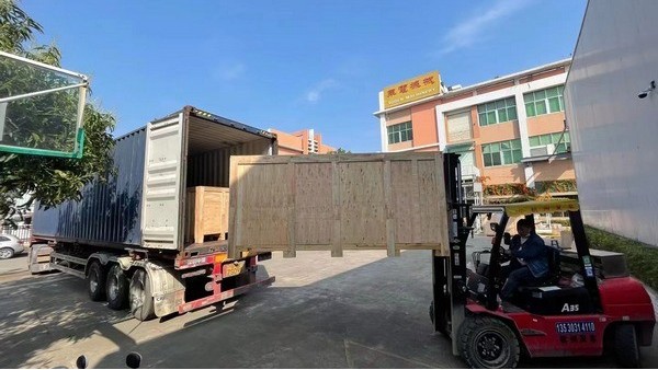 Curtain Rod packing box machine to Taiwan 20230215