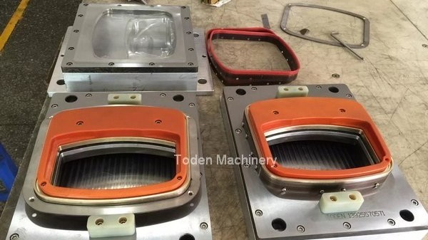 PET blister welding and cutting mold