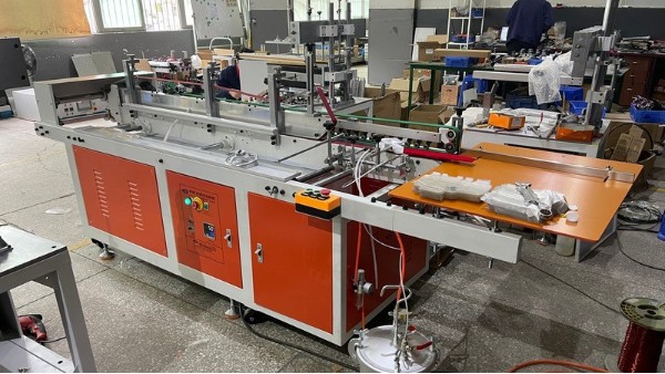 Semi automatic PVC box Pasting Machine to Egypt 20231215