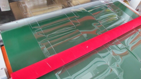 Plastic PVC boxes crease and die cut Machine