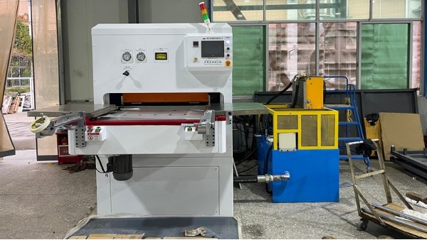 Hydraulic crease and die cut machine To Philippines 20250416