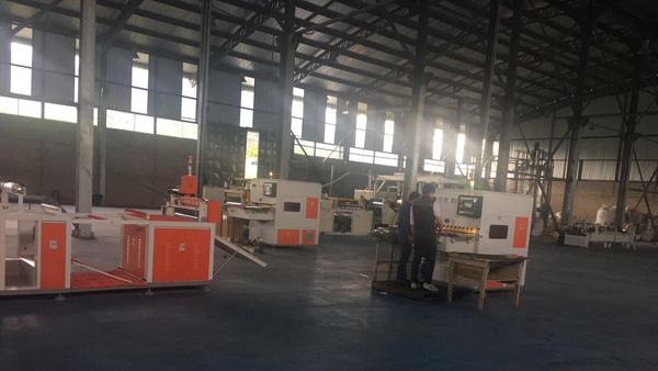Guito,Ecuador-Plastic PET boxes making line